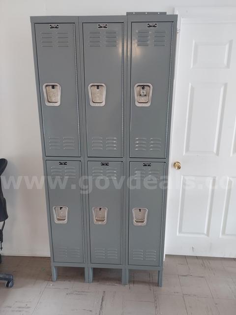 One bank of 6 half lockers