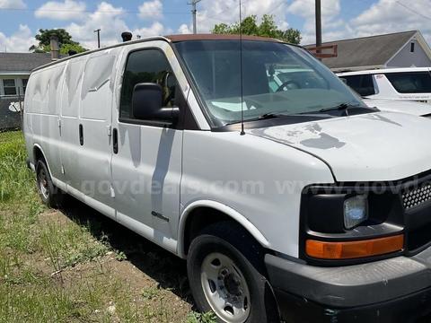 2005 Chevrolet Express 3500 Utility Van