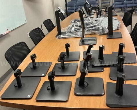 LOT OF VARIOUS MULTIPLE MONITOR STANDS
