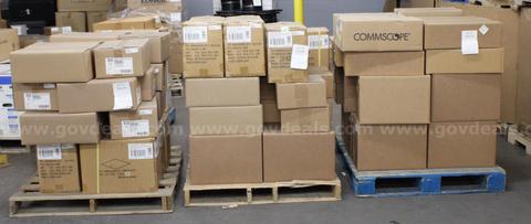 Bulk Lot of New Cat5e Ethernet Network Cables – Various Lengths – Approx. 5,579 Cables