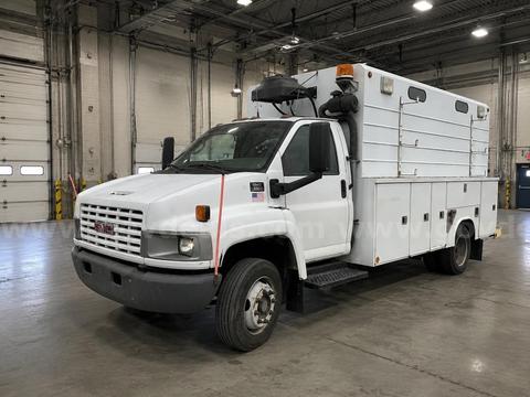 2007 GMC C5500 Enclosed Service truck/ Mechanic Truck 56k Miles With Crane