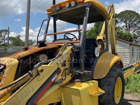 1997 New Holland Tractor Loaded Backhoe 555