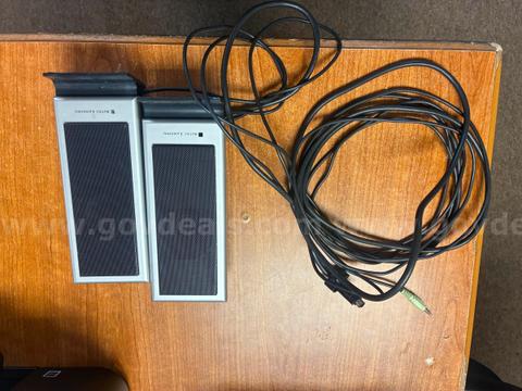 Pair of Desktop Speakers