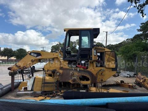 2011 Caterpillar 963D track loader