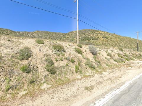 10 Acres on Elizabeth Lake Rd, Lake Hughes, California