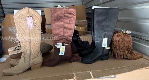 Lot of 10 Mixed Brand Men’s & Women’s Fashion Boots & Shoes – Customer Returns w/ Tags – Near New Conditions