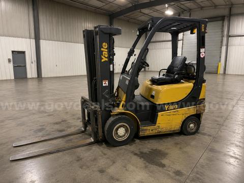 2017 YALE FORKLIFT GLC050LXNDAV062