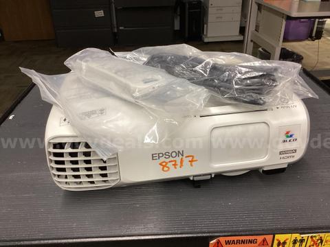 Epson PowerLite 955WH WXGA 3LCD Projector 3200 Lms Dual HDMI W/ Remote & Cord
