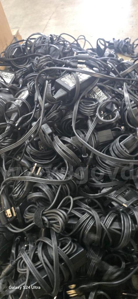 lot of 950 used like new DELL 60+90W  19.5V 3.34A small Tip AC Adapter Charger ready for sale