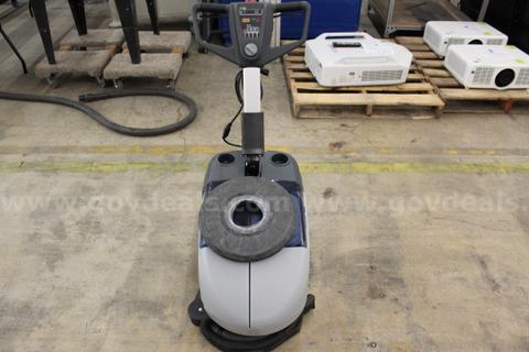 Advance SC351 Walk-Behind Floor Scrubber Dryer – Compact Commercial Unit