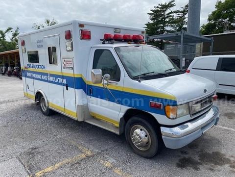 2002 Ford Econoline Ambulance, 7.3L V8 OHV 16V TURBO DIESEL.