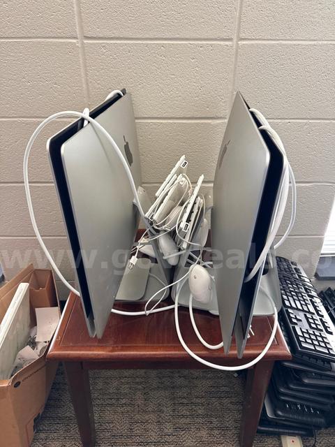 4 2019 iMac computers
