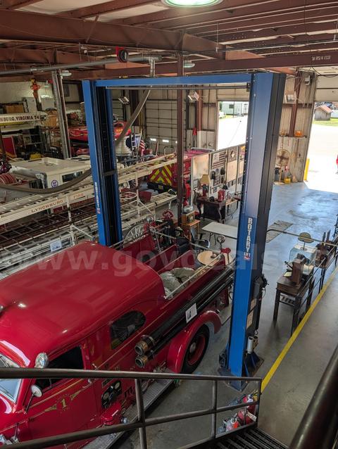 Rotary Two Post 15,000 lb Vehicle Lift