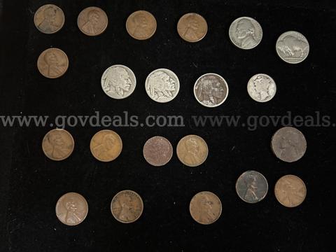 TWENTY-ONE US COINS: (13) WHEAT PENNIES, (4) BUFFALO NICKELS, (2) JEFFERSON NICKELS, (1) MERCURY DIME, (1) ROOSEVELT DIM