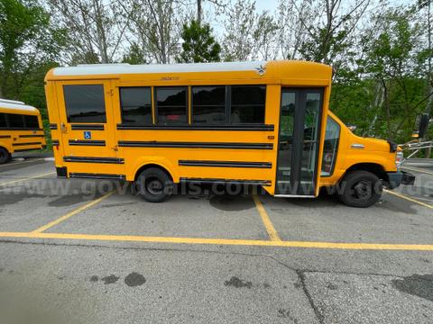 2016 Ford Econoline wheelchair school bus
