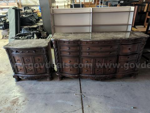 Matching Set of Chest of Drawers