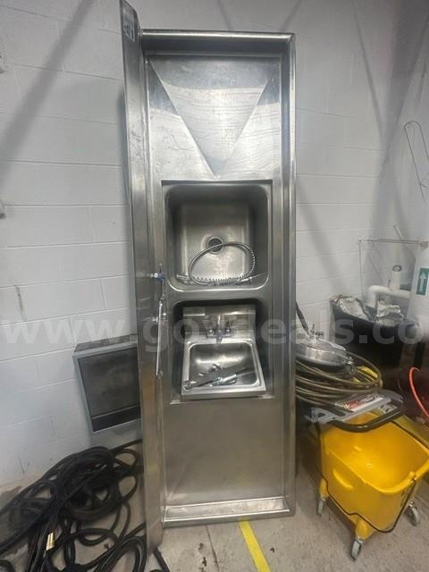 Commercial Kitchen Sink