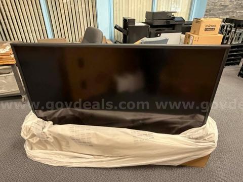 NEC E705 70" LCD Display Monitor – Open Box – No Accessories
