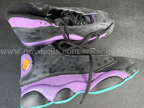 NIKE AIR JORDAN STYLE 136027-050 MEN'S SIZE 7.5 COLOR BLACK/PURPLE *WILL SHIP*
