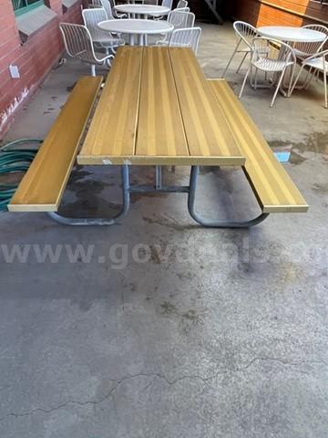 Picnic table