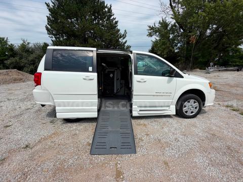 2011 Dodge Grand Caravan Braun Entervan Handicap Wheelchair mini van
