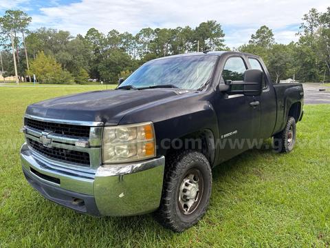 2007 Chevrolet Silverado 2500HD Work Truck Ext. Cab 4WD