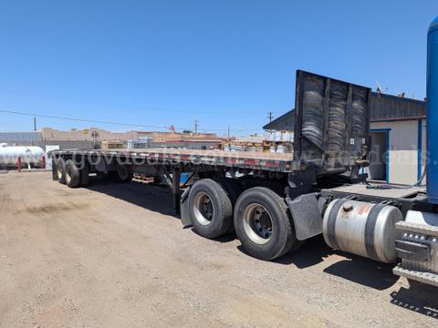 2002 Fruehauf  T/A Flatbed Trailer