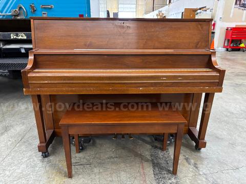 Yamaha P22 Upright Piano