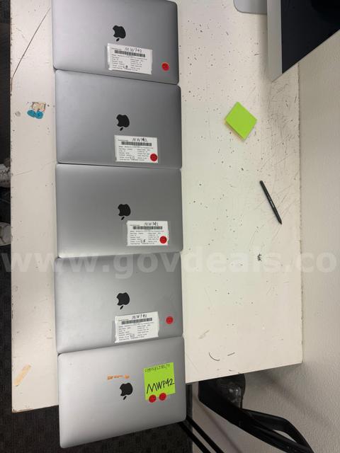 Lot of 5 MacBook Pro 2020 - Need Repair