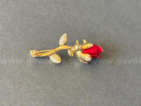 Beautiful "Rose" Brooch. 2" long