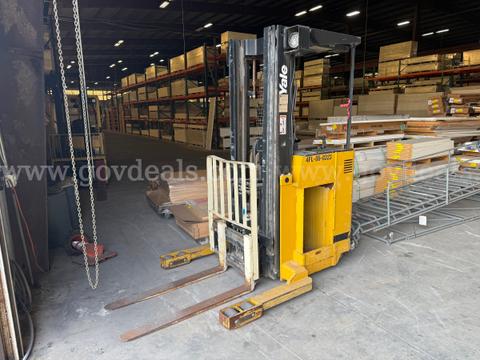 2006 Yale NR045AENL36TE09 Order Picker-Inoperable