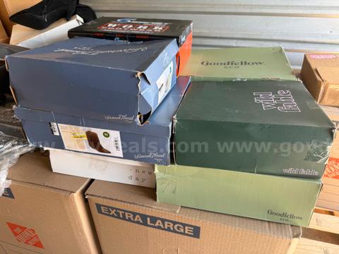 Lot of 10 Mixed Brand Men’s & Women’s Boots & Footwear – Goodfellow, Skechers, Wild Fable etc, – Customer Returns