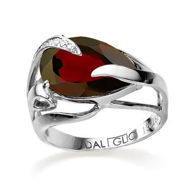 Daliglio Garnet and Diamond Ring
