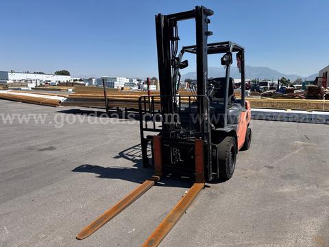 2007 Toyota 8FDU30 Pneumatic Tire Forklift