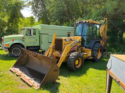 John Deere 710D Backhoe