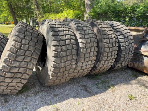 5 Used Recap Loader Tires 20.5 R 25