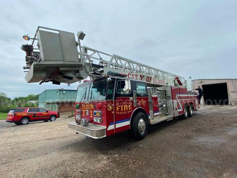 1985 Grumman 95' Ladder Truck