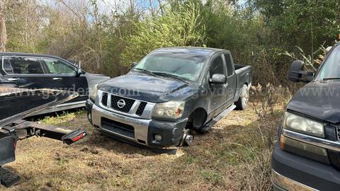 2008 Nissan Titan LE King Cab 2WD SWB