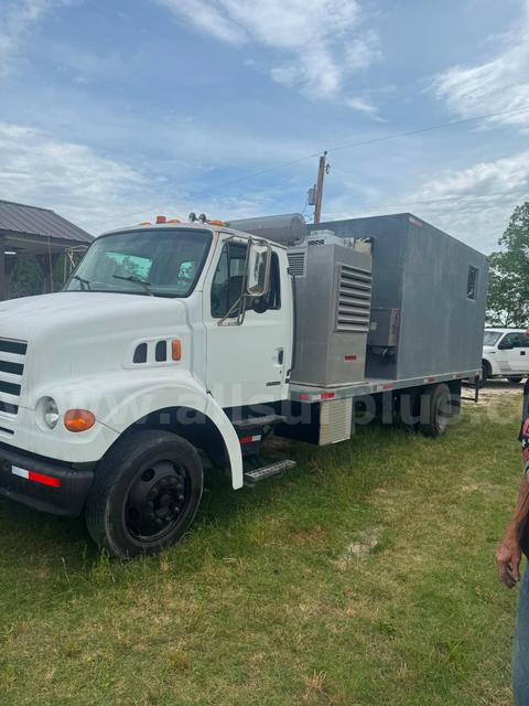 2000 Sterling M7500 Refrigerated 14' Box Truck β Only 3,494 Original Miles β 33k
