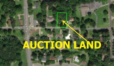 1/2 AC BUILDING LOT IN PINE BLUFF, AR! 317 Country Club Ln - Mostly Cleared Lot Near Golf Hospital Schools! NO RESERVE!