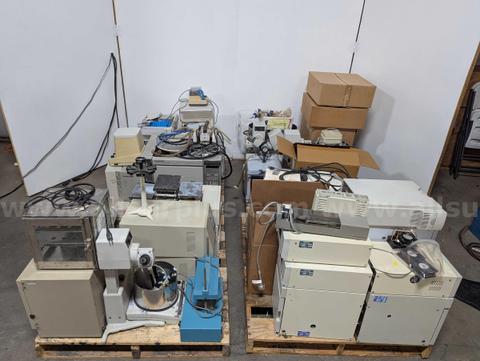 4 Pallets of Lab Equipment #2