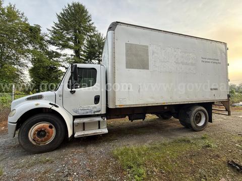 2004 Freightliner M2 106 S/A Box Truck