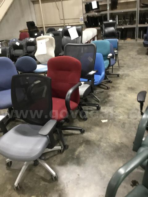 LOT OF 7 CHAIRS