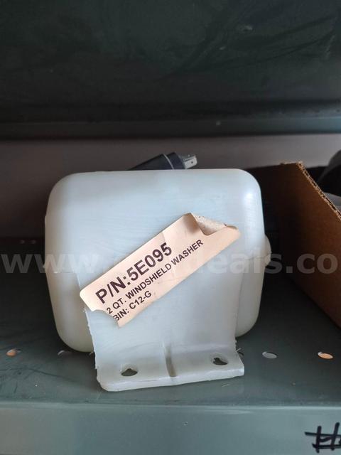 WINDSHEILD WASHER RESERVOIR FOR TRACKLESS SIDEWALK TRACTOR