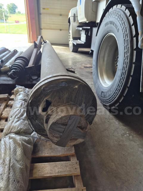 Never Used Large Hydraulic Push Cylinder