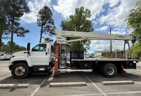2004 GMC C7C042