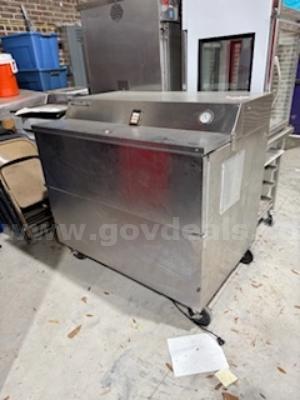 VARIOUS KITCHEN EQUIPEMENT