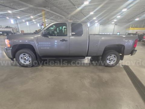 2013 Chevrolet Silverado 2500HD Work Truck Ext. Cab 4WD