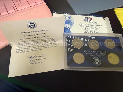 2004-S U.S. Mint 50 State Quarters Clad Proof Set Box & COA 5 coins