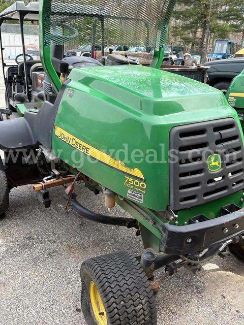 2011 John Deere 7500 Riding Mower